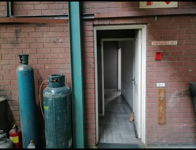 5,000M² WAREHOUSE FOR SALE IN VULCANIA
